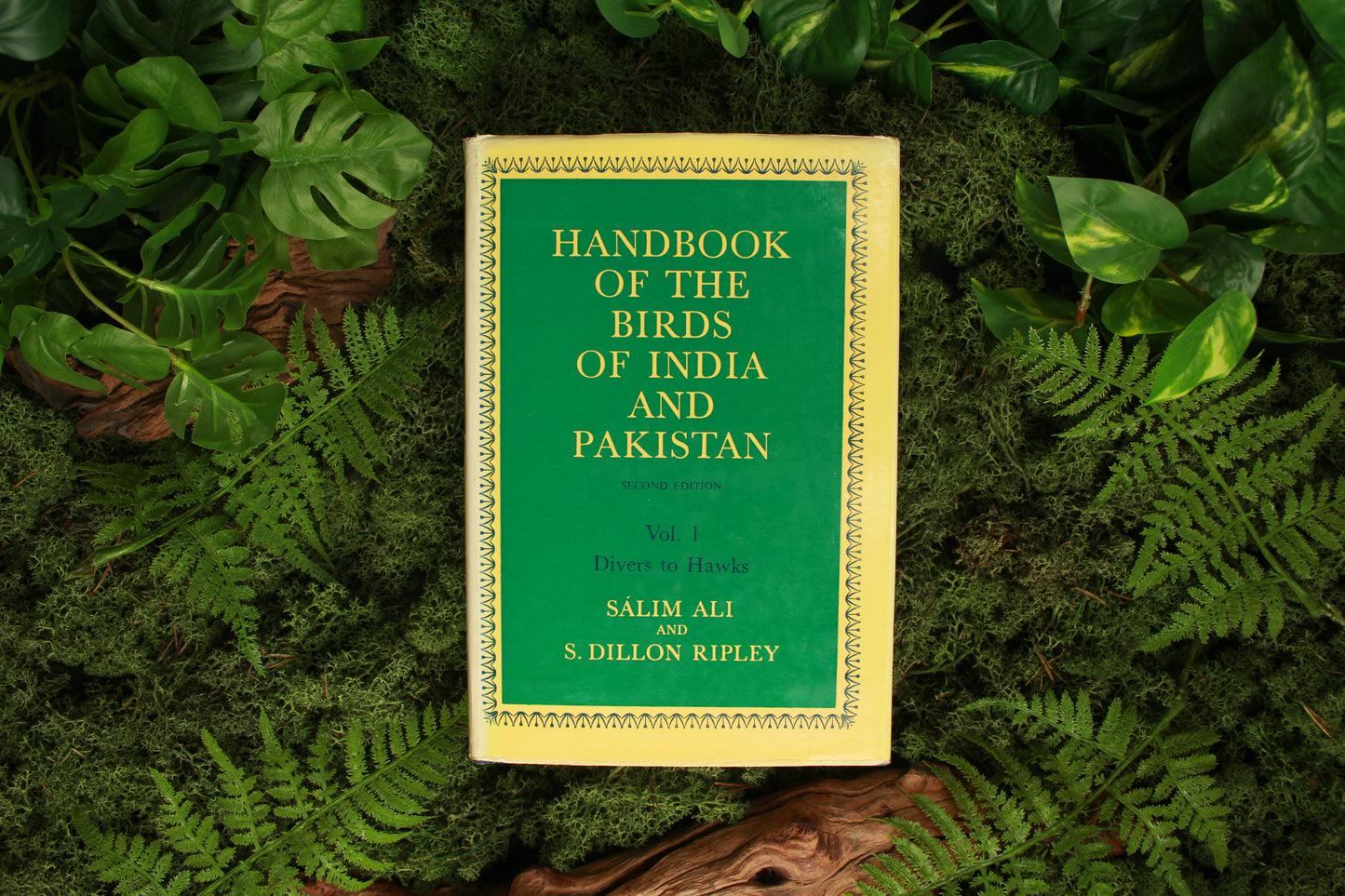 Handbook of the Birds of India and Pakistan – Salim Ali
